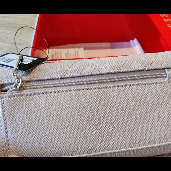 Guess Ophelia Slim Clutch Wallet NWOB - Picture 2 of 4